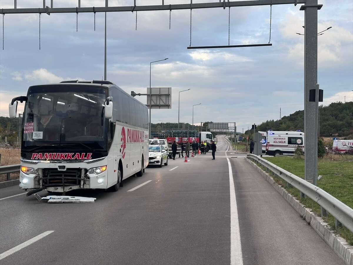 Yolcu otobüsü ile otomobil çarpıştı! Mustafa Gürel ve Hüseyin Soylu hayatını kaybetti 3